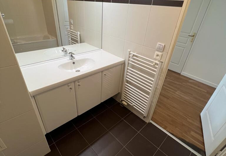 Appartement Asnières Sur Seine 3 pièces 75.80 m2