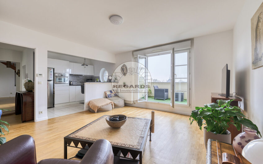 A VENDRE: 4 pièces terrasse, cave et parkings