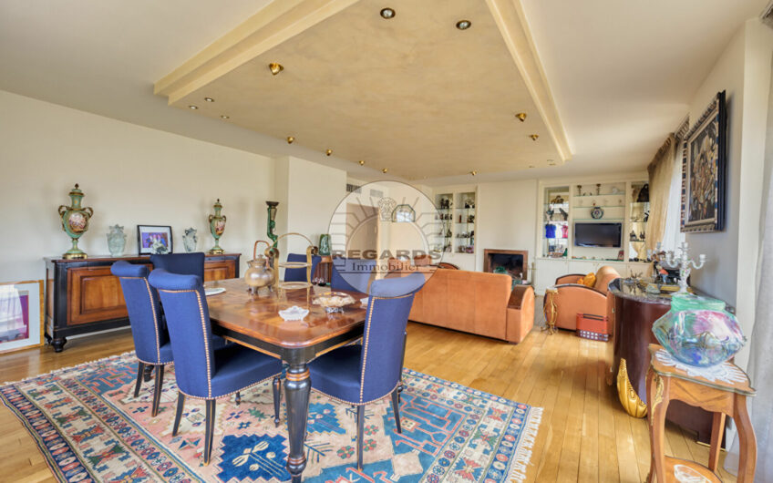 5P de 145m² avec terrasse de 205 + box double et caves