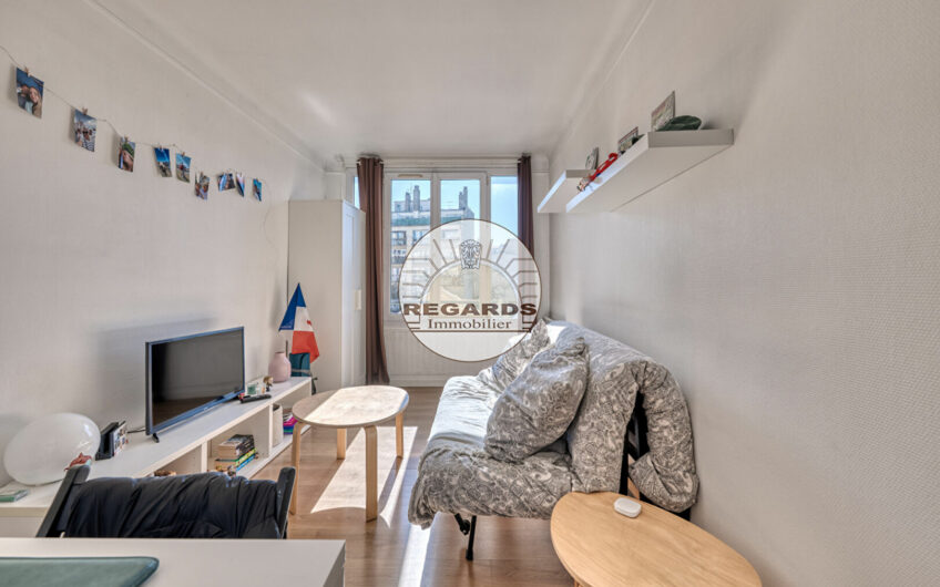 PARIS XIVème – studio de 20m² au dernier étage d’un immeuble ancien
