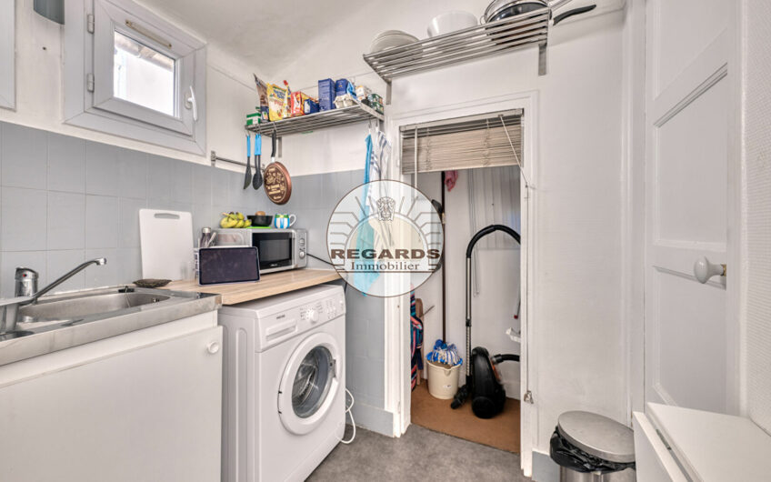 PARIS XIVème – studio de 20m² au dernier étage d’un immeuble ancien