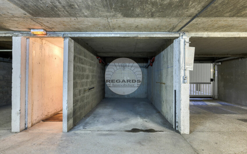 Box de 14m² à cinq minutes du métro Barbara