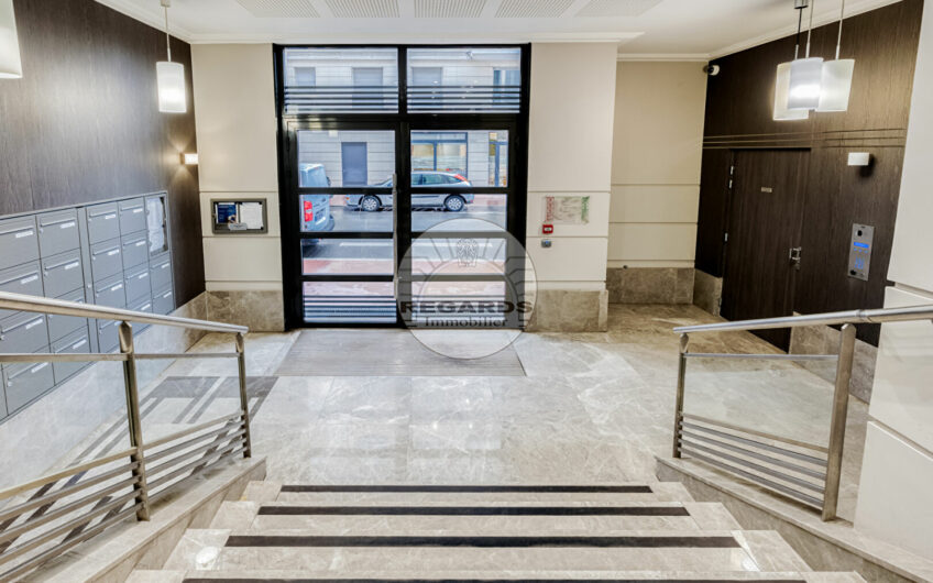 2P de 49m² avec terrasse de 8m² en parfait état dans une résidence récente
