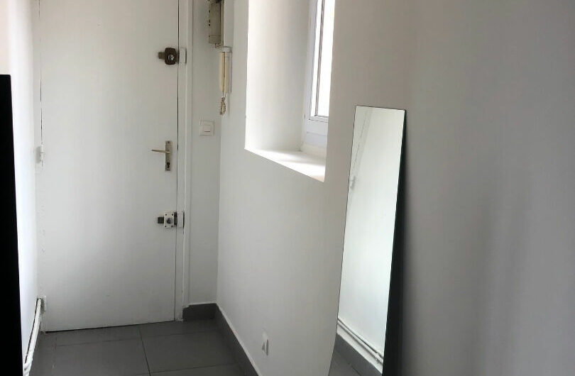 STUDIO MEUBLE  Arcueil 22m²