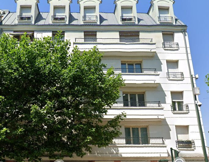 LOCAL COMMERCIAL 300m² idéalement situé