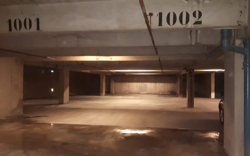 Parking / box Créteil  12 m2