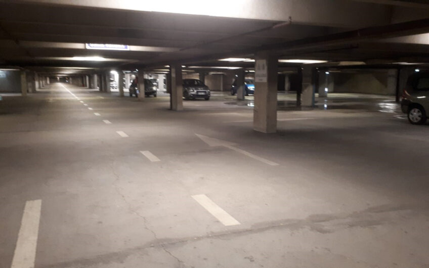 Parking / box Créteil  12 m2