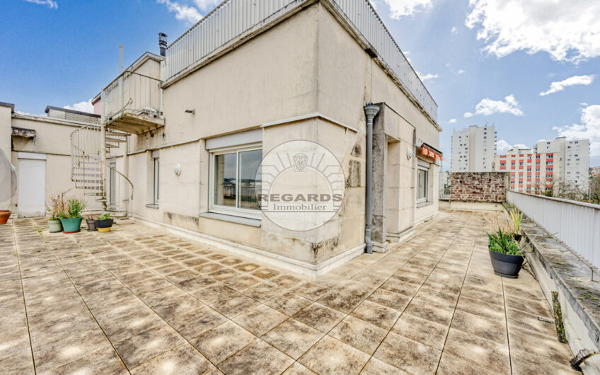 5P de 145m² avec terrasse de 205 + box double et caves