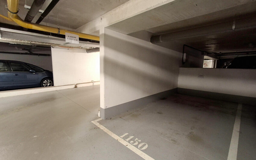 Parking de 13 m2 dans un bel immeuble récent