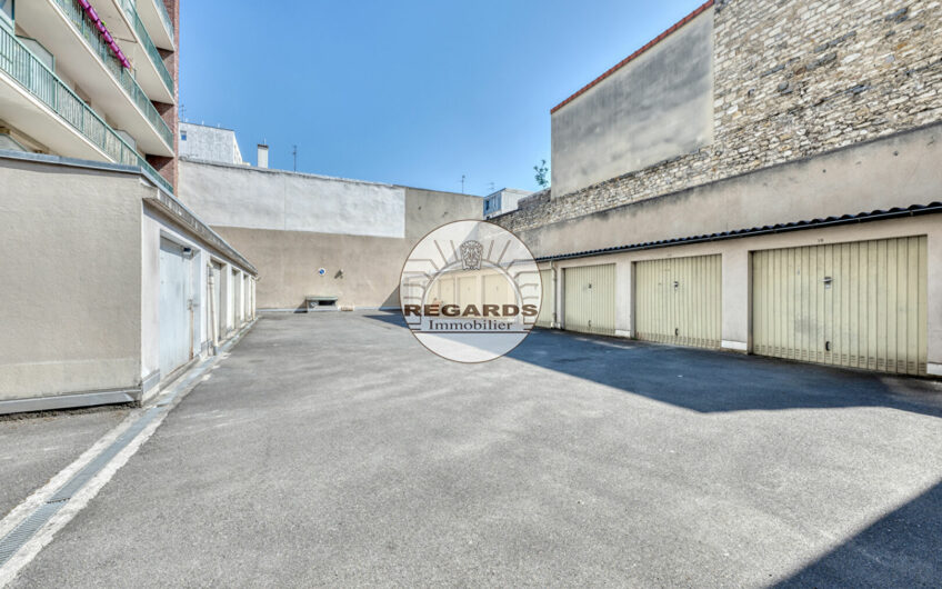 BOX de 15m² à 5 minutes du métro Mairie de Montrouge