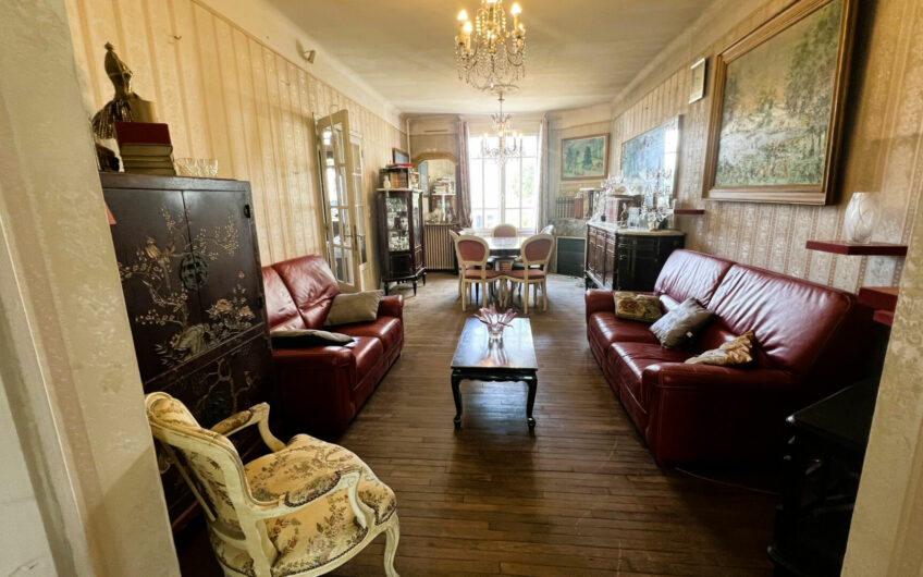 Maison familiale de 320m² utiles sur terrain de 496m²