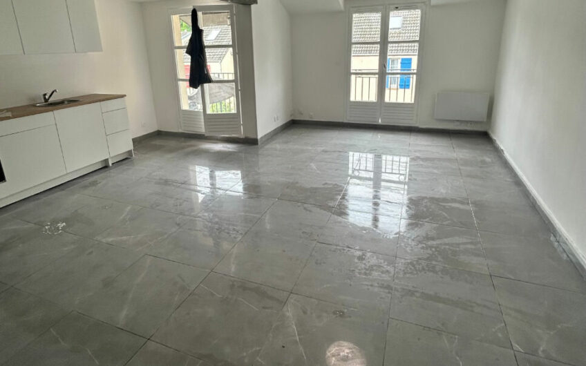 4 pièces de 82 m² à SAINT BRICE SOUS FORET