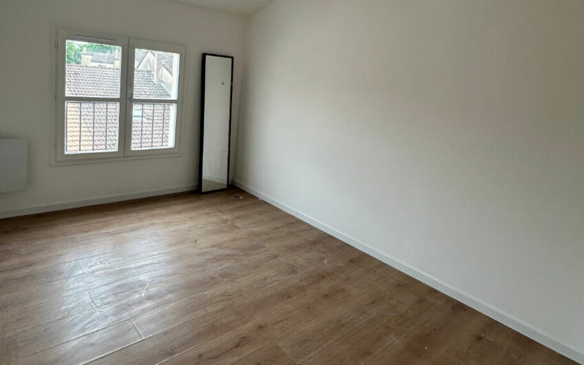 4 pièces de 82 m² à SAINT BRICE SOUS FORET
