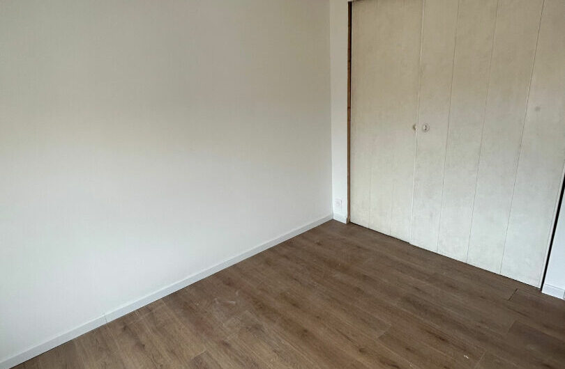 4 pièces de 82 m² à SAINT BRICE SOUS FORET