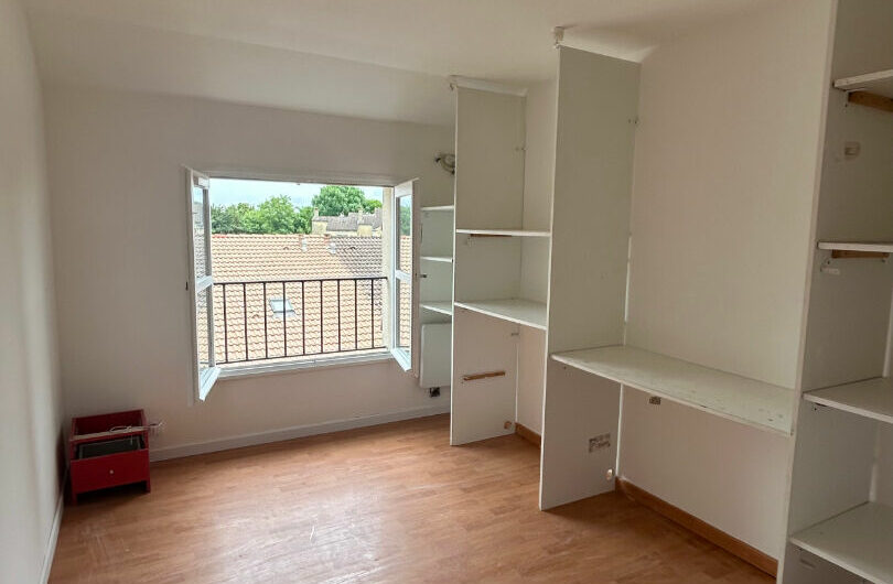 4 pièces de 82 m² à SAINT BRICE SOUS FORET