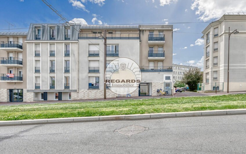 3P DE 71M² AVEC BALCON DE 4M² + UN GRAND BOX EN SOUS-SOL