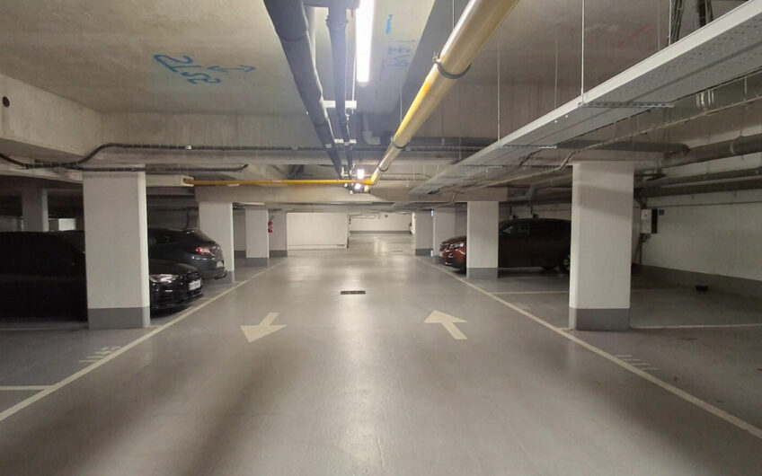Parking de 13 m2 dans un bel immeuble récent