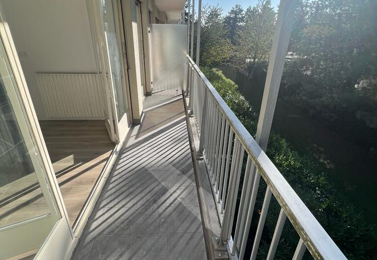 GRAND STUDIO MEUBLE de 32 m²  à Chatenay-Malabry