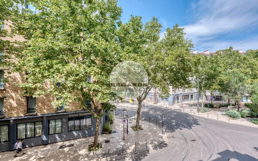 Place Jean Jaures : 2 pièces de 42m² en bon état général