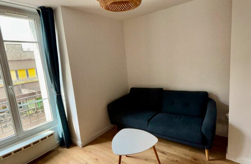BEAU 2 PIECES MEUBLE AVEC GOUT à PARIS 14