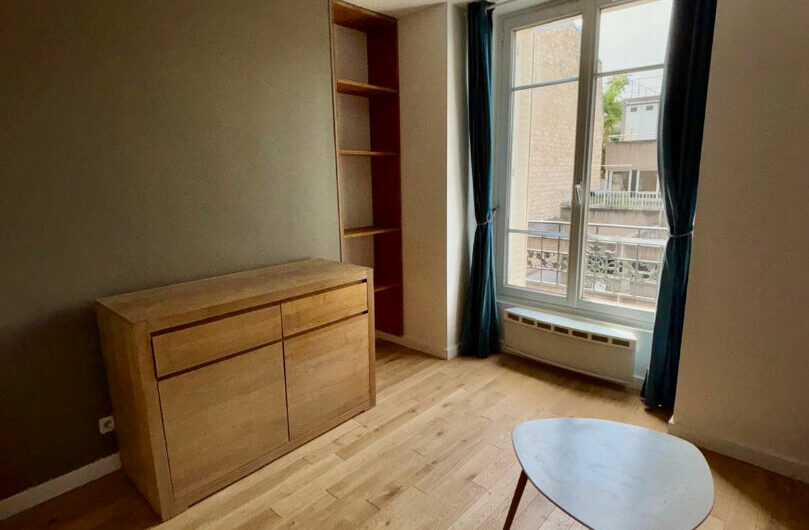 BEAU 2 PIECES MEUBLE AVEC GOUT à PARIS 14