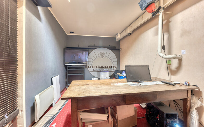 Quartier de l’horloge – Mur de boutique libre