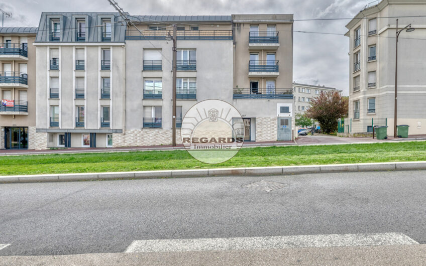 STUDIO DE 30M² + BALCON DE 4M² ET POSSIBILITE PARKING EN SOUS-SOL