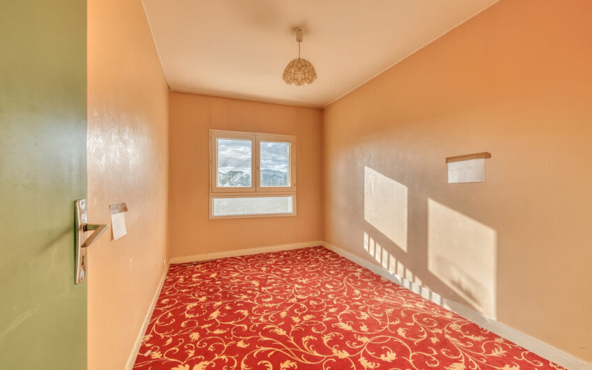 4P 88M² + TERRASSE A DEUX PAS DU RER LAPLACE