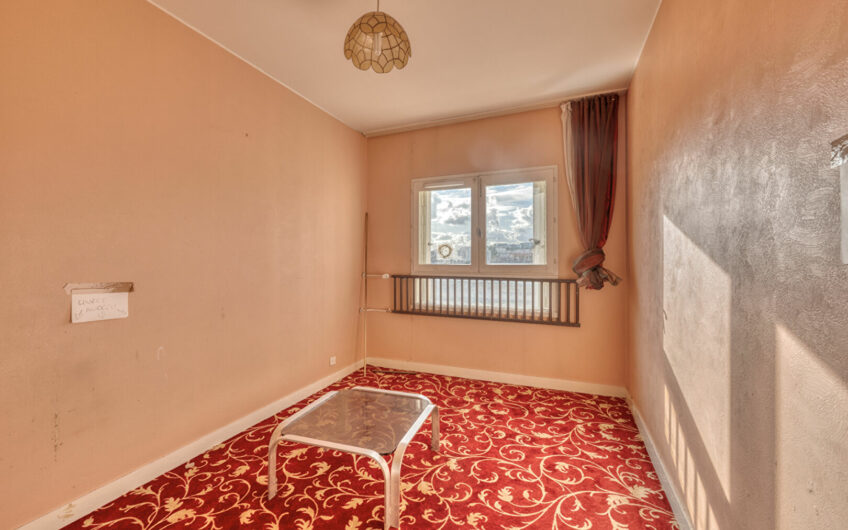 4P 88M² + TERRASSE A DEUX PAS DU RER LAPLACE