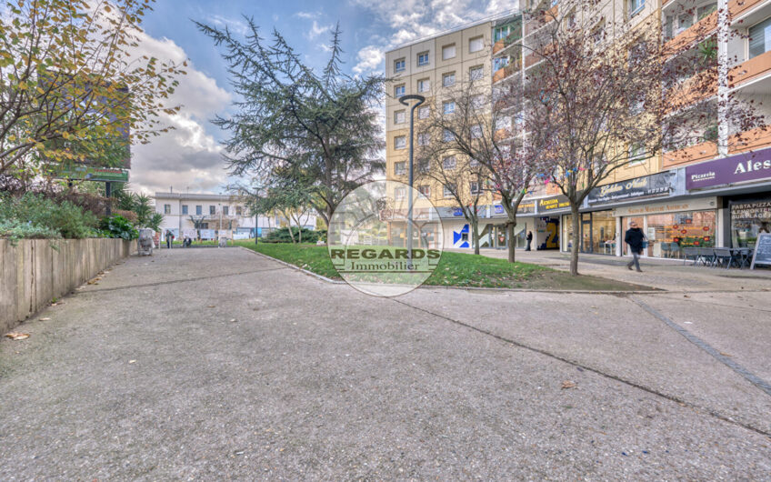 4P 88M² + TERRASSE A DEUX PAS DU RER LAPLACE