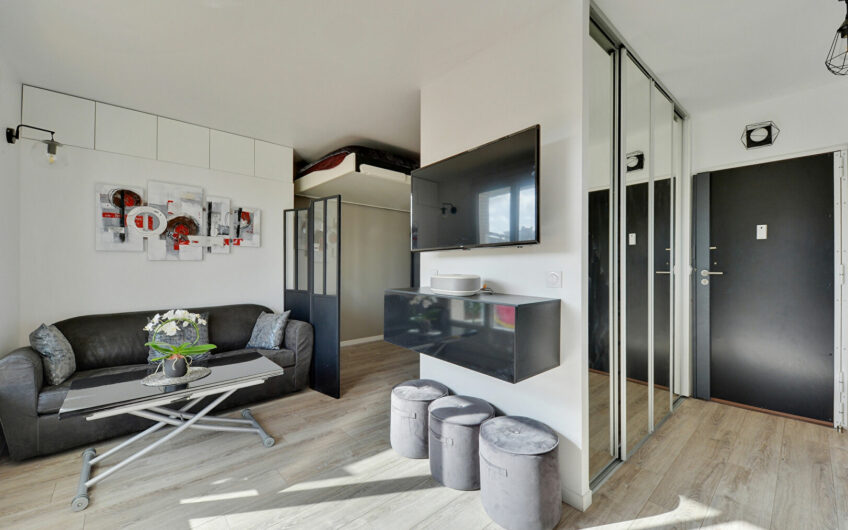 TRES BEAU STUDIO MEUBLE de 28 m²  à  MONTROUGE