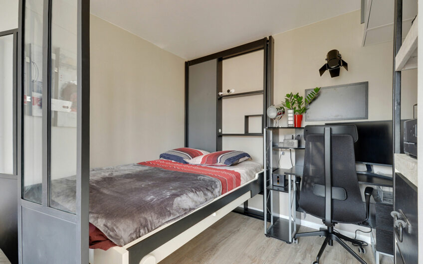 TRES BEAU STUDIO MEUBLE de 28 m²  à  MONTROUGE