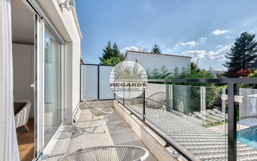 MAISON D’EXCEPTION AVEC PISCINE, CHARME DE L’ANCIEN ET PRESTATIONS HAUT DE GAMME