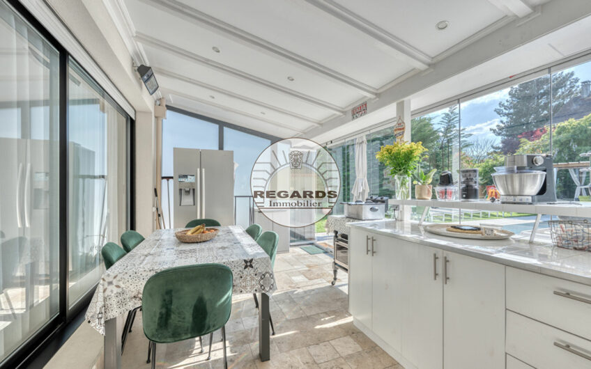 MAISON D’EXCEPTION AVEC PISCINE, CHARME DE L’ANCIEN ET PRESTATIONS HAUT DE GAMME