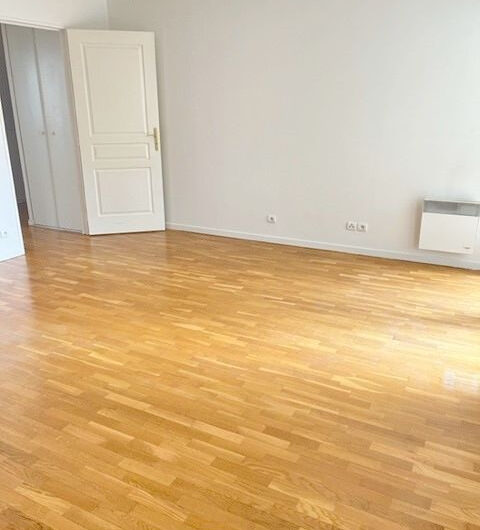 2 PIECES 45m² avec grand balcon