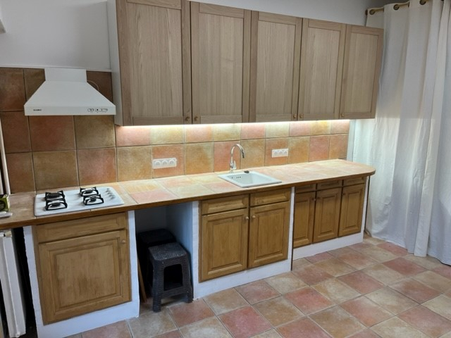 STUDIO RENOVE de 28m² avec TERRASSE et  PARKING