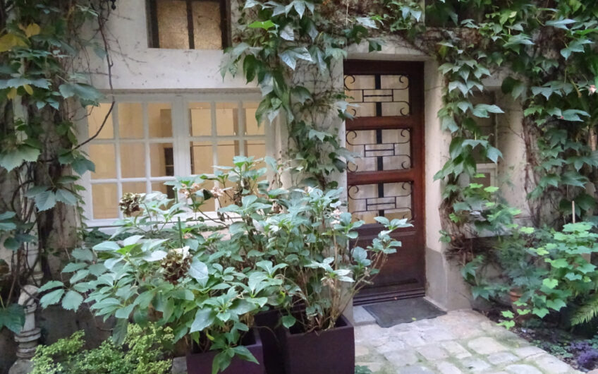 STUDIO MEUBLE Paris 5ème -15m2