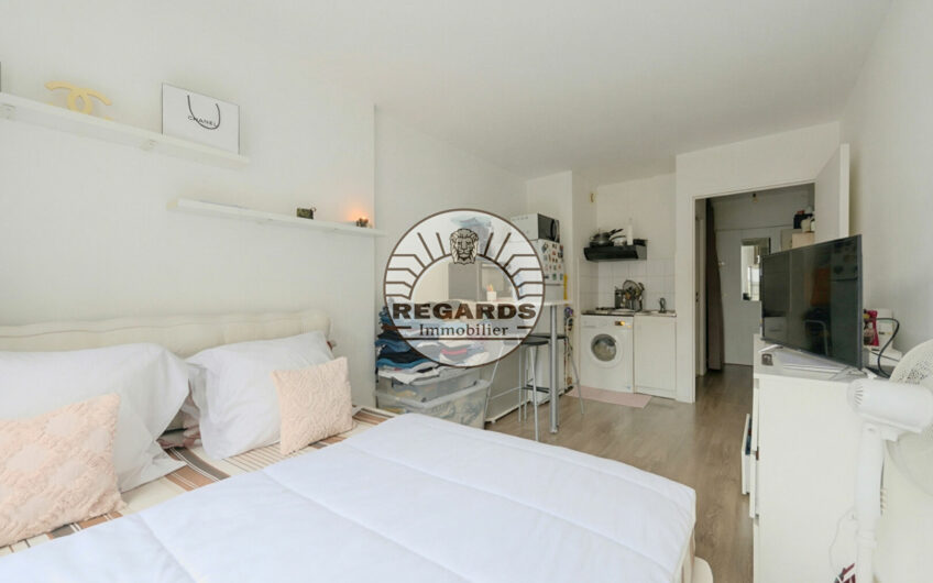 Studio de 19.5m² en bon état au pied du métro L’Échât