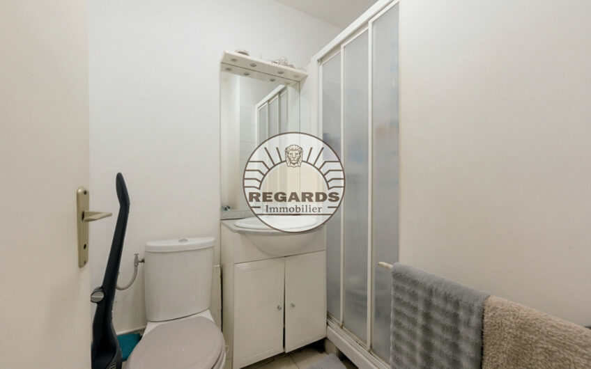 Studio de 19.5m² en bon état au pied du métro L’Échât