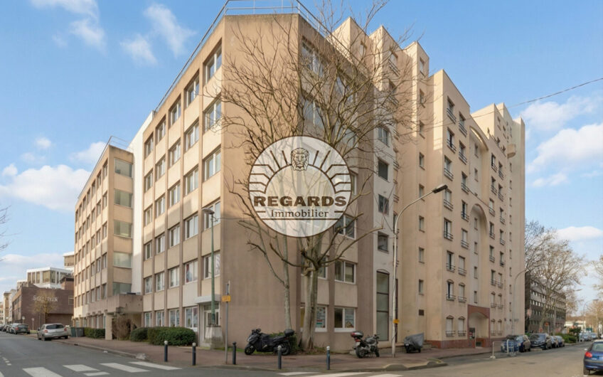 Studio de 19.5m² en bon état au pied du métro L’Échât