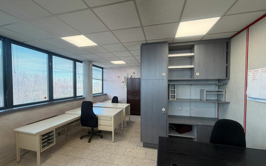 ENSEMBLE DE BUREAUX D’UNE SURFACE TOTALE DE 110 m²