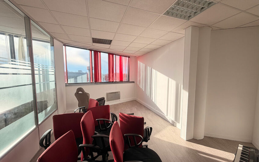 ENSEMBLE DE BUREAUX D’UNE SURFACE TOTALE DE 180 M²