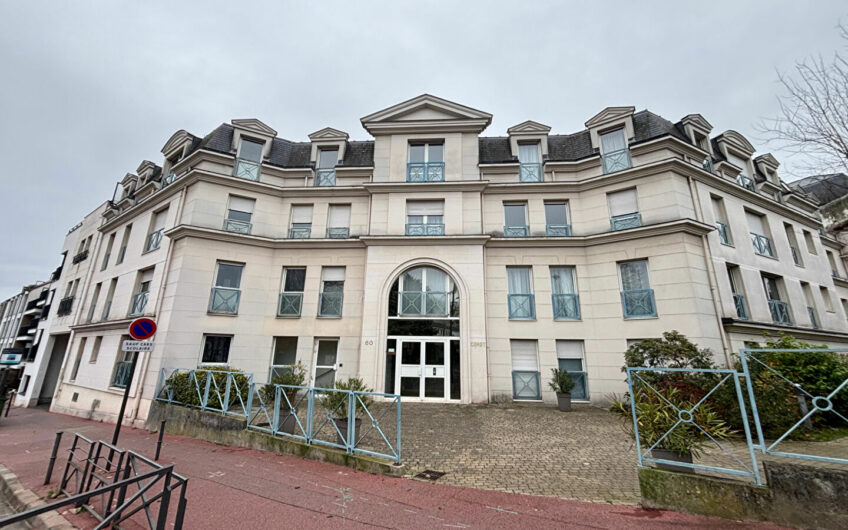 Parking de 13 m2 dans un bel immeuble récent