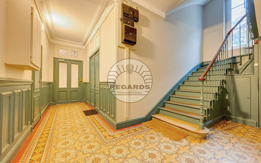 PISCINE – 2/3P DE 53M² EN PARFAIT ETAT AU PIED DES COMMERCES