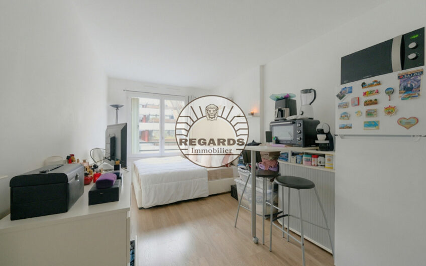 Studio de 19.5m² en bon état au pied du métro L’Échât