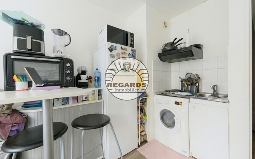 Studio de 19.5m² en bon état au pied du métro L’Échât