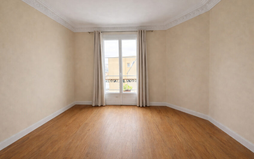 PISCINE – 3P DE 58M² AU PIED DES COMMERCES