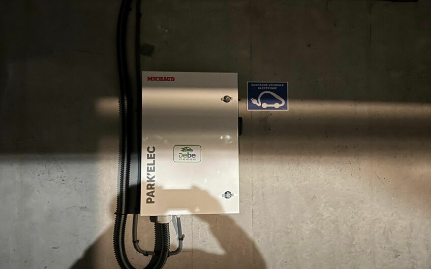 2 emplacements de parking cote à cote dans un immeuble récent