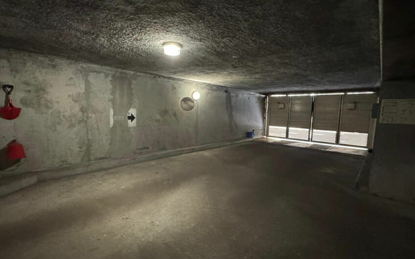 2 emplacements de parking cote à cote dans un immeuble récent