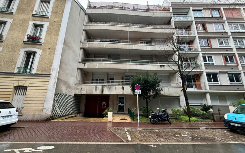 Parking de 10 m2 dans un bel immeuble récent